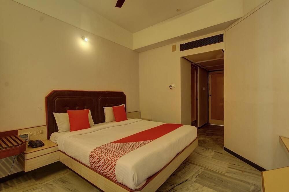 Hotel Padmam Madurai Exterior photo