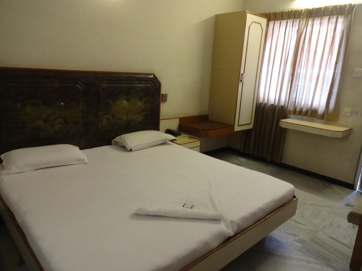 Hotel Padmam Madurai Exterior photo